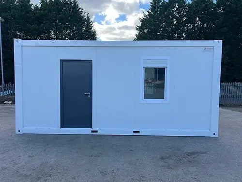 Contenedor de oficina estándar con ventana