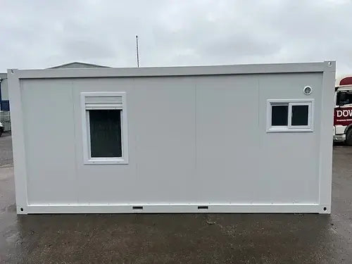 Oficina estándar con baño/trastero