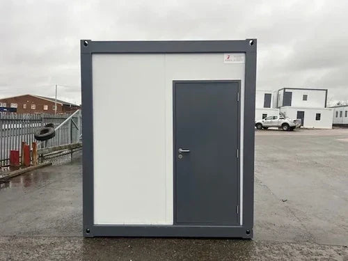 Contenedor de oficina estándar con dos ventanas