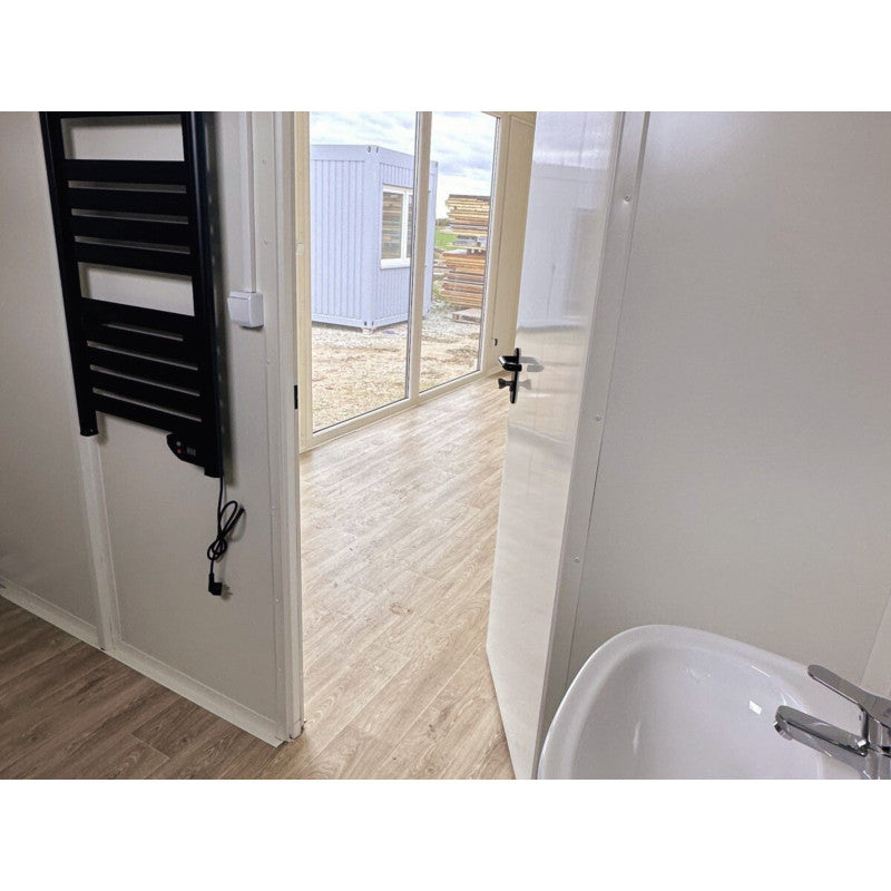 Contenedor elevado 7x3 m grandes vitrinas / Aire acondicionado / Bano ( Ref: 5905 )